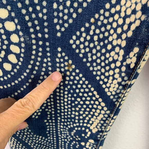 Free People 61855 Discharge Bali Print Indigo Boho Festival Flare Jeans 26 - Picture 3 of 9